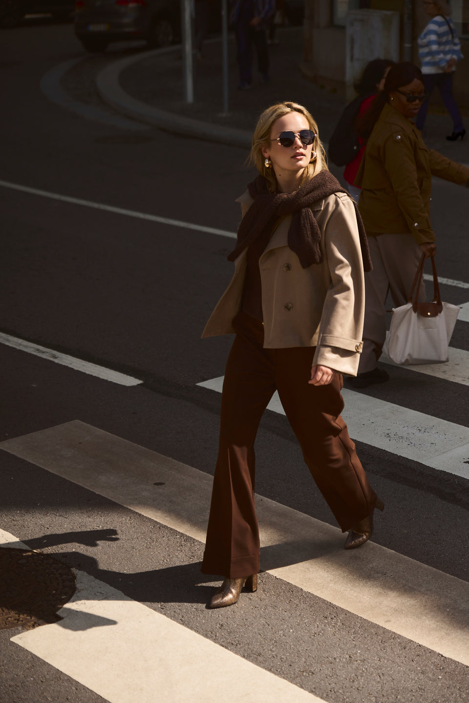 Precise yet relaxed. Built on practical layering and understated ease.