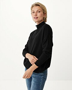 Turtle neck knitted pullover Black