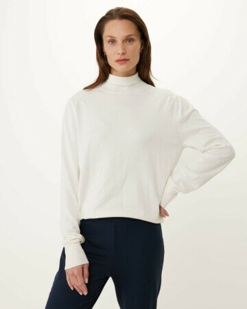 Turtle neck basic pullover Off White